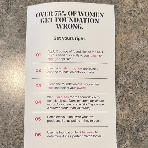 IL MAKIAGE Foundation Set - Black and White Packaging - Picture 6 of 6